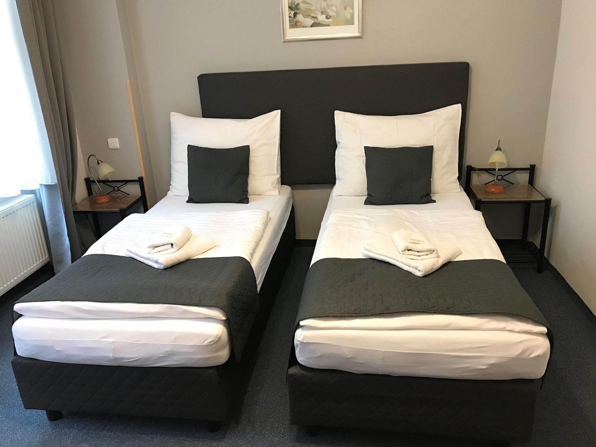 Hotel Boston Karlovy Vary Bagian luar foto