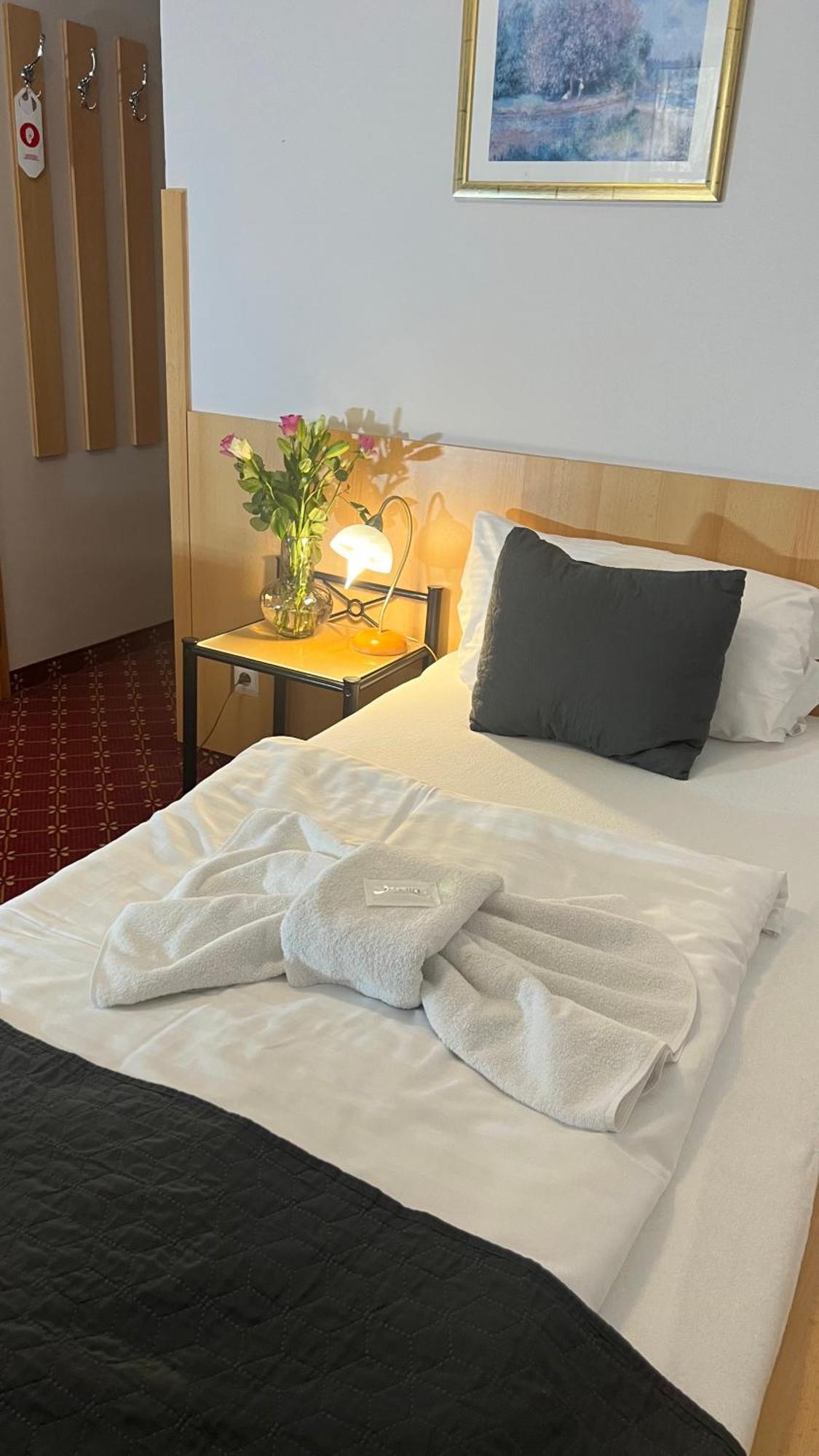 Hotel Boston Karlovy Vary Bagian luar foto
