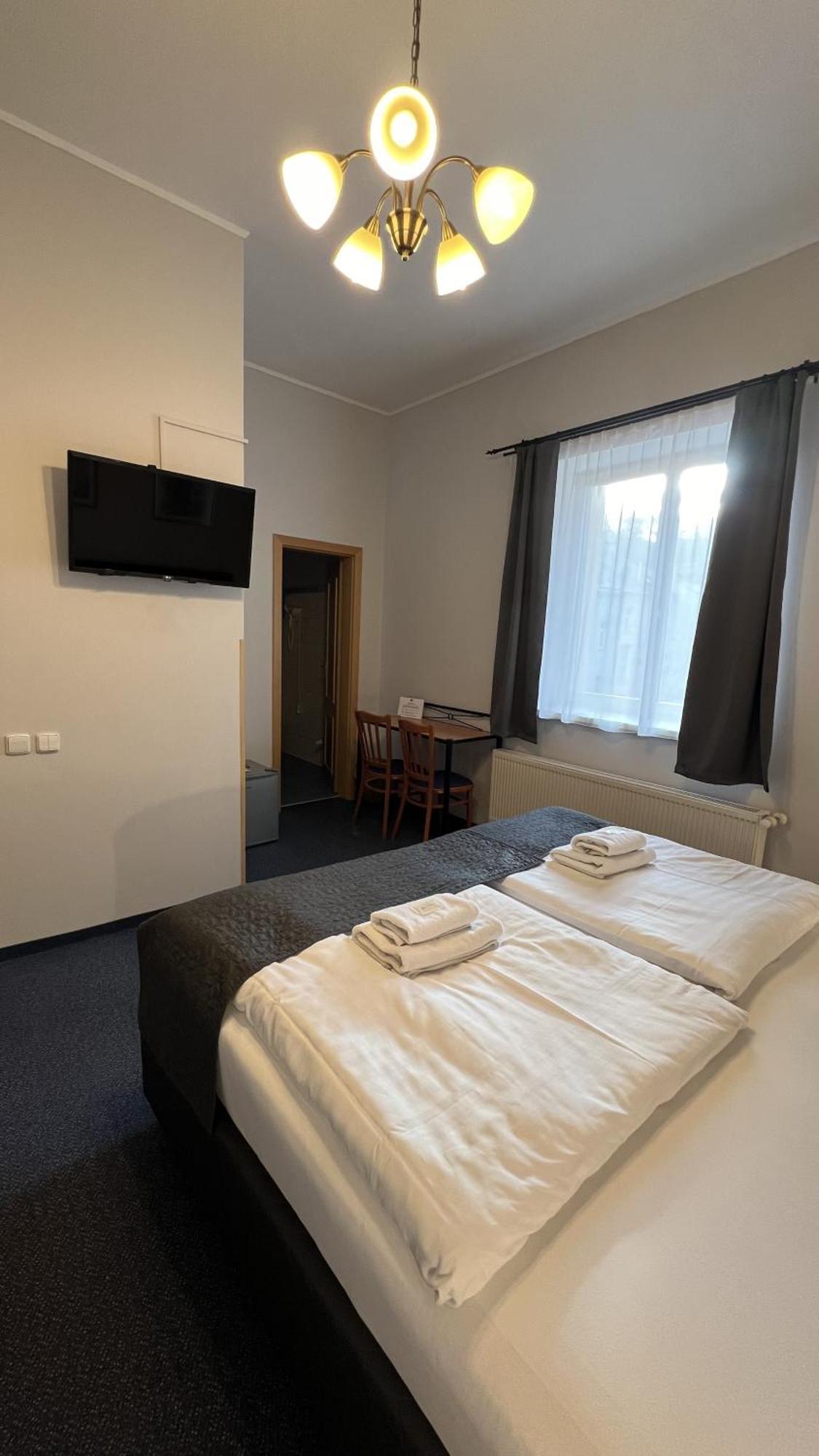 Hotel Boston Karlovy Vary Bagian luar foto